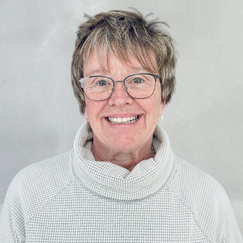 Author_Bio_Headshot_Cool Dianne Author_Bio_Headshot_Cool Dianne